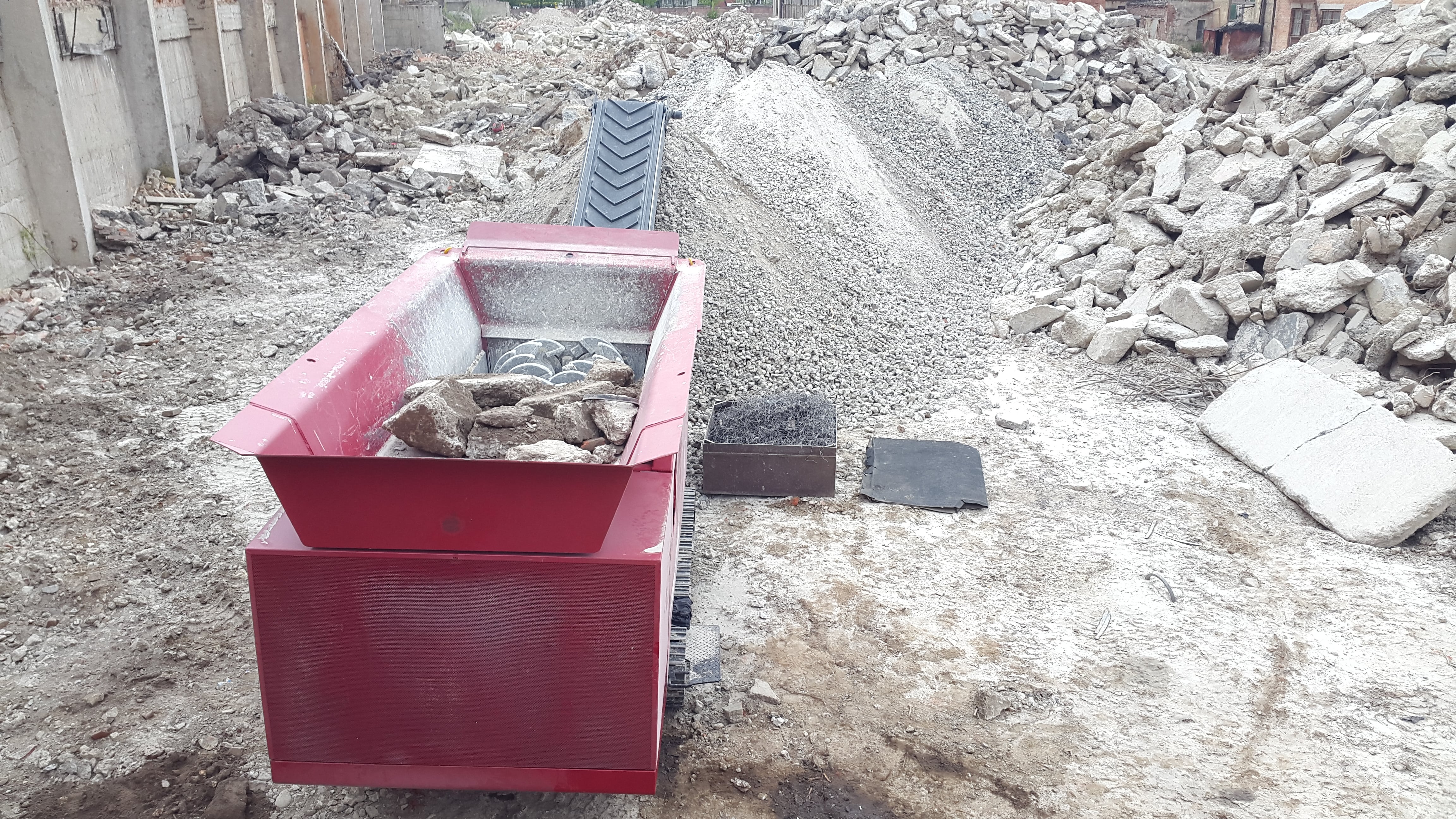 ../../img/product/kivshservice/shrder_k_600/kivshservce_podribnyuvach_k_600_bruht_kamin_beton_shredder_foto5.jpg