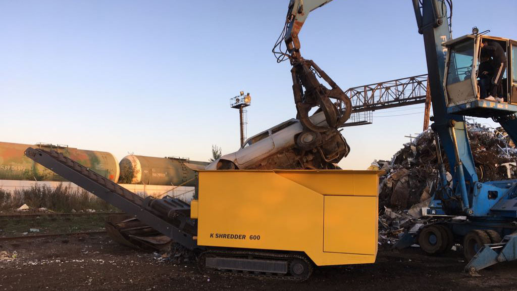 ../../img/product/kivshservice/shrder_k_600/kivshservce_podribnyuvach_k_600_bruht_kamin_beton_shredder_foto9.jpg